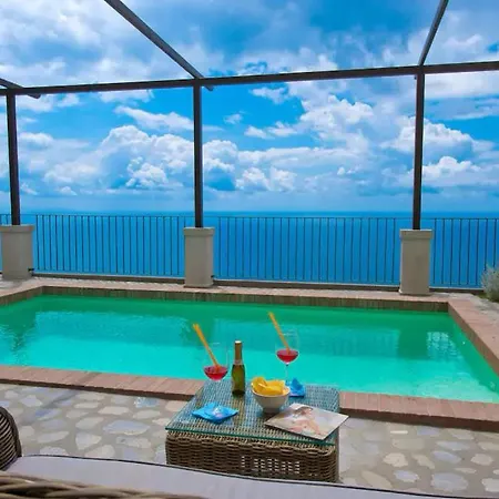 House Teresa - Private Pool Апартаменты Праяно